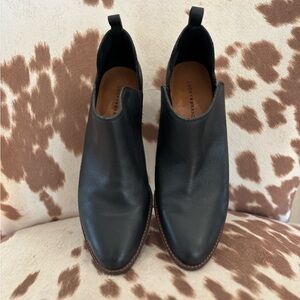 Lucky Brand Black Chelsea Boots Sleek Design